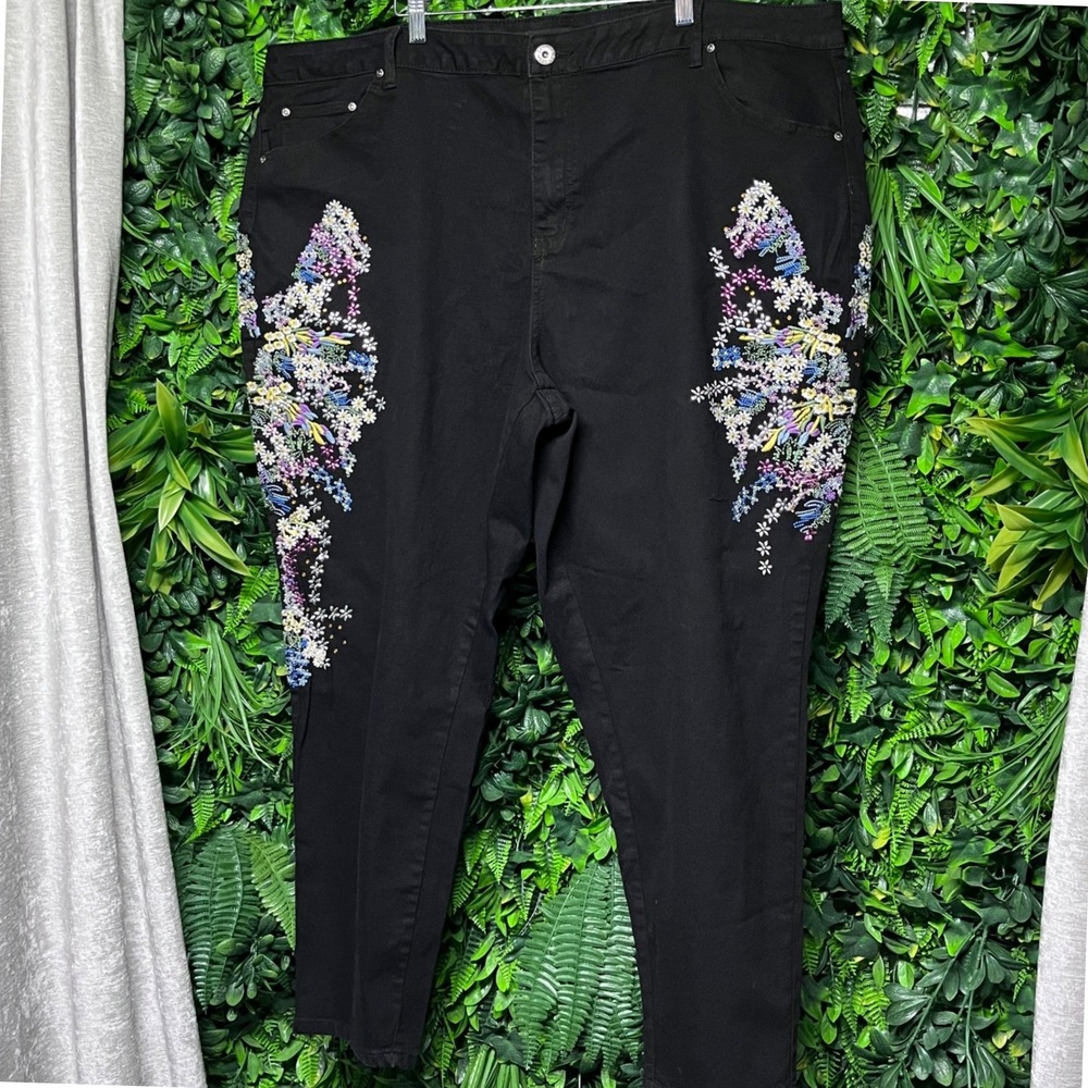 Ashley Stewart Jeans Size 28 Black‎ Embroidered Floral Straight Leg Women 3404